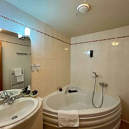 Brixen Szálloda 3*
